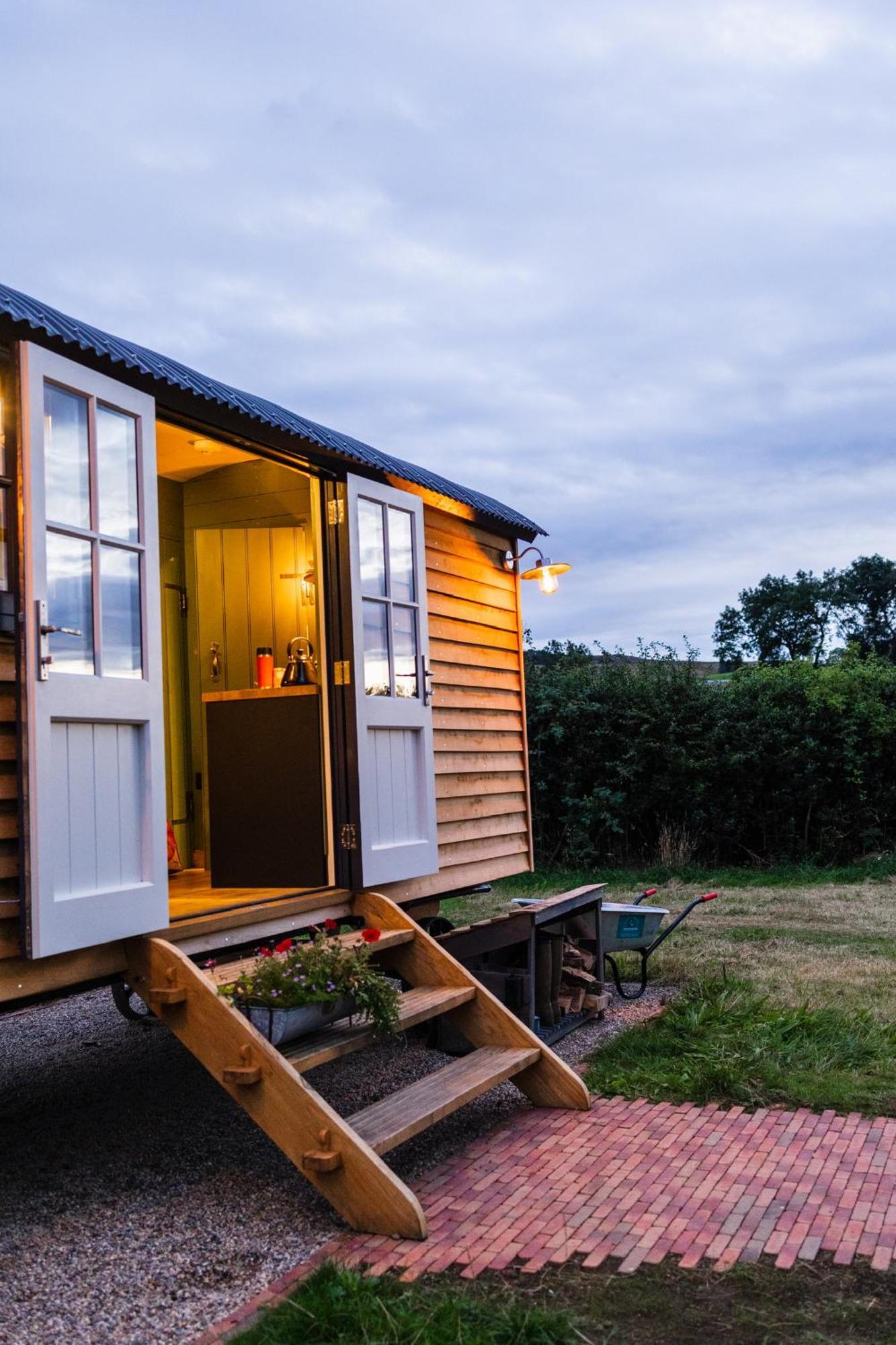 Toadland Shepherd Huts เดอรัม ภายนอก รูปภาพ