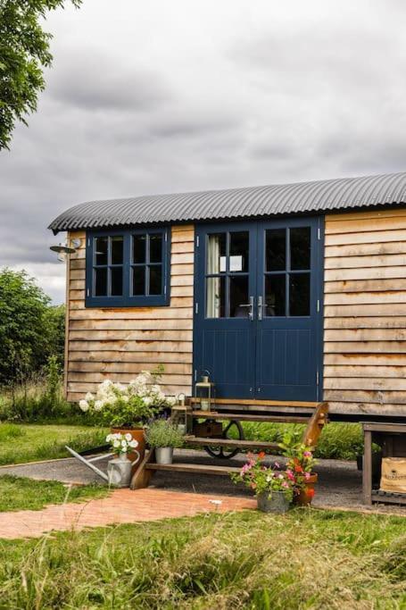 Toadland Shepherd Huts เดอรัม ภายนอก รูปภาพ